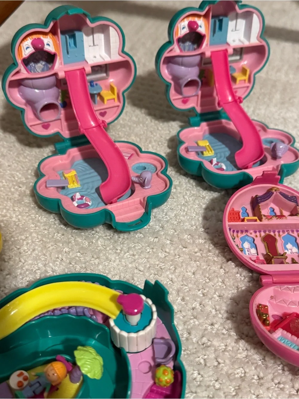 Lot of six Vintage Collectible Polly Pocket